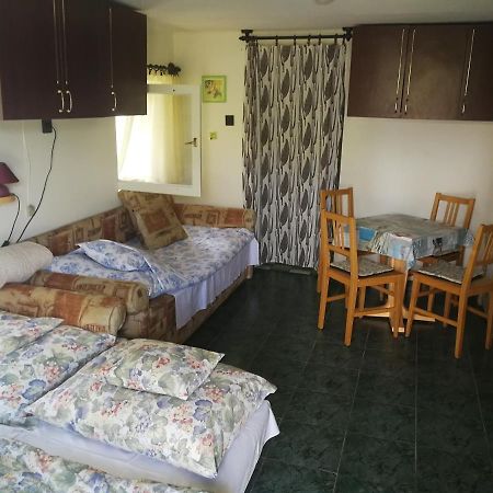 Kuckoz-Lak Hotell Balatonmáriafürdő Exteriör bild