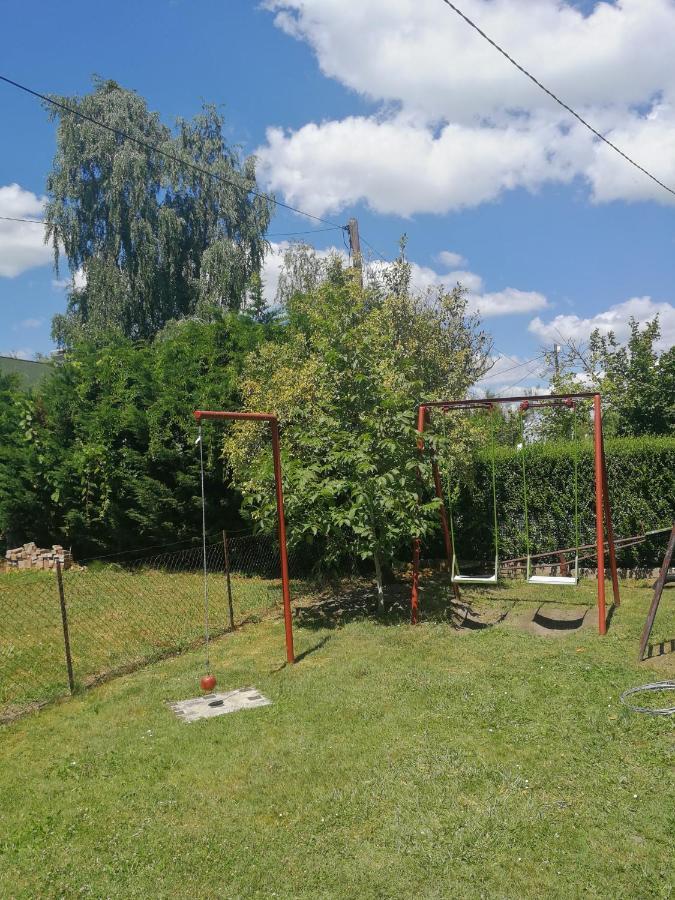 Kuckoz-Lak Hotell Balatonmáriafürdő Exteriör bild
