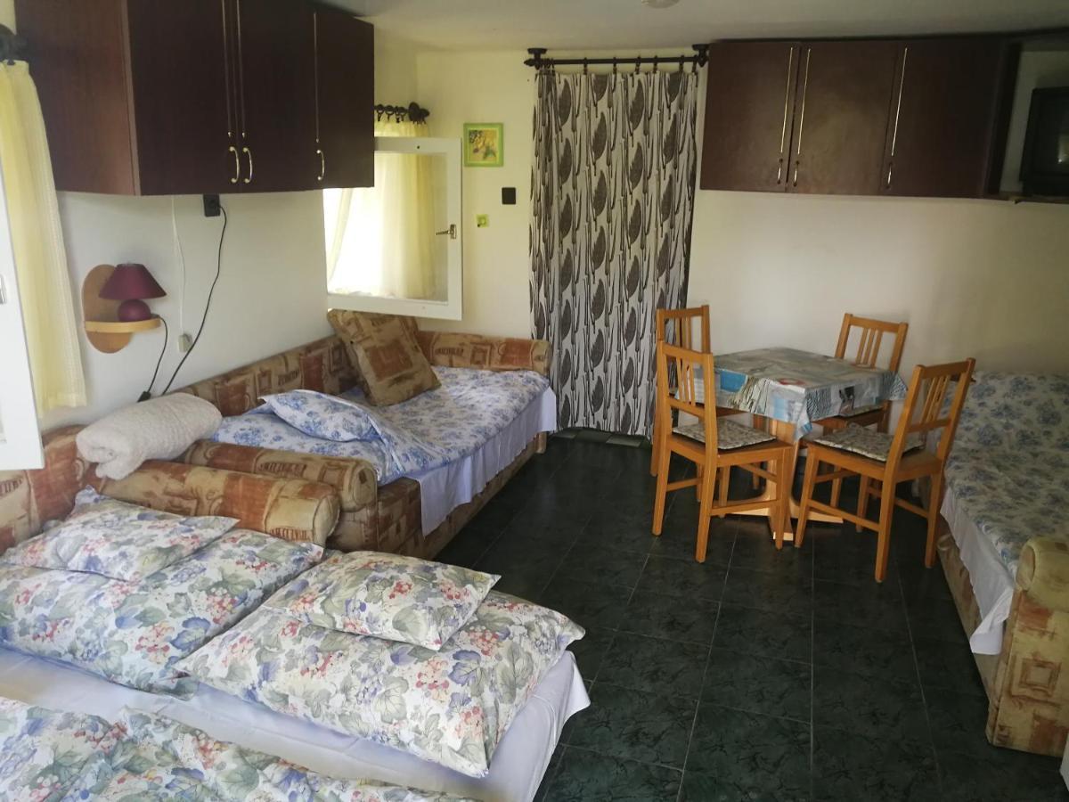 Kuckoz-Lak Hotell Balatonmáriafürdő Exteriör bild